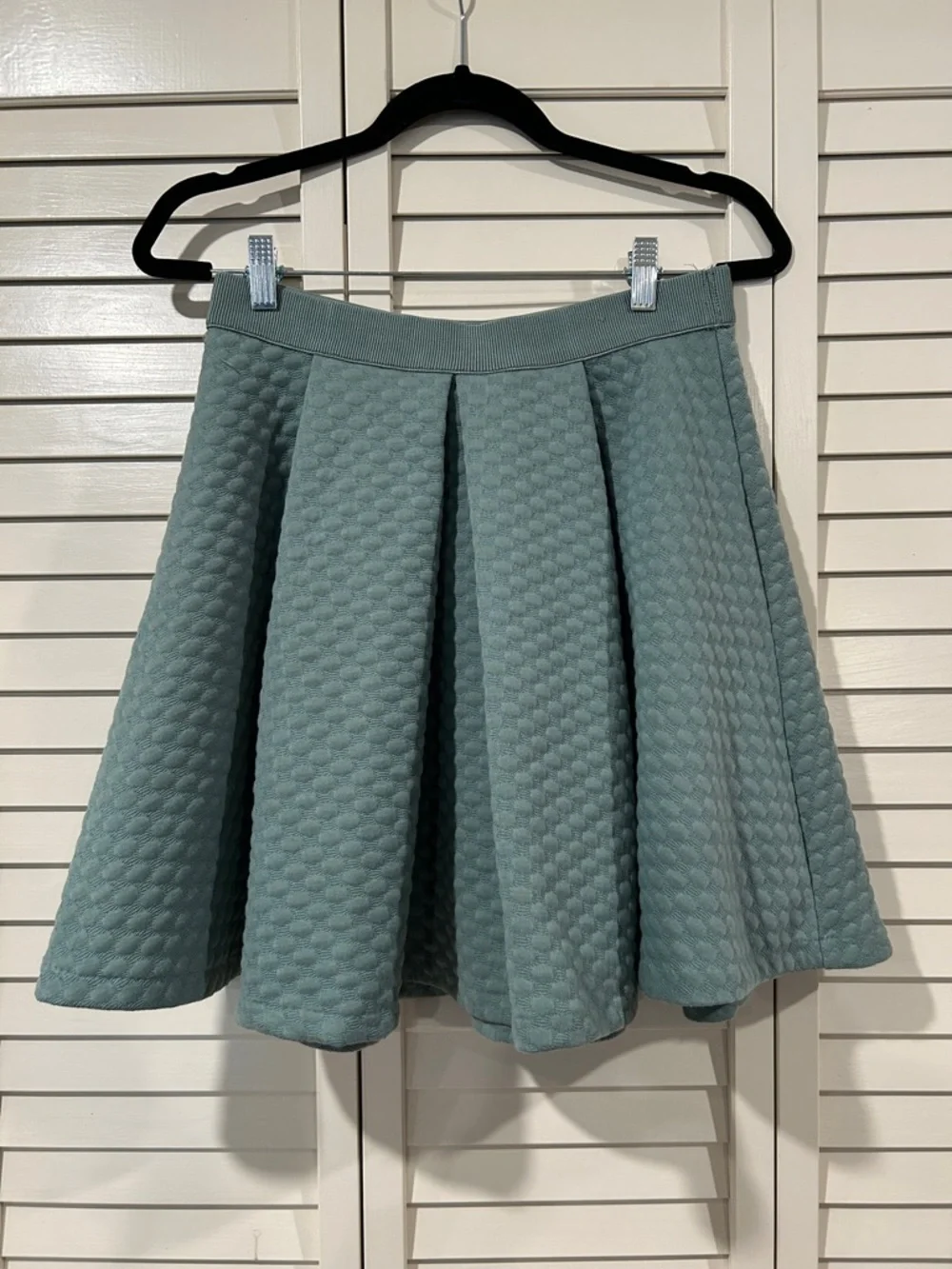 H&M Quilted Skirt in Sage Size S - Picture 1 of 4